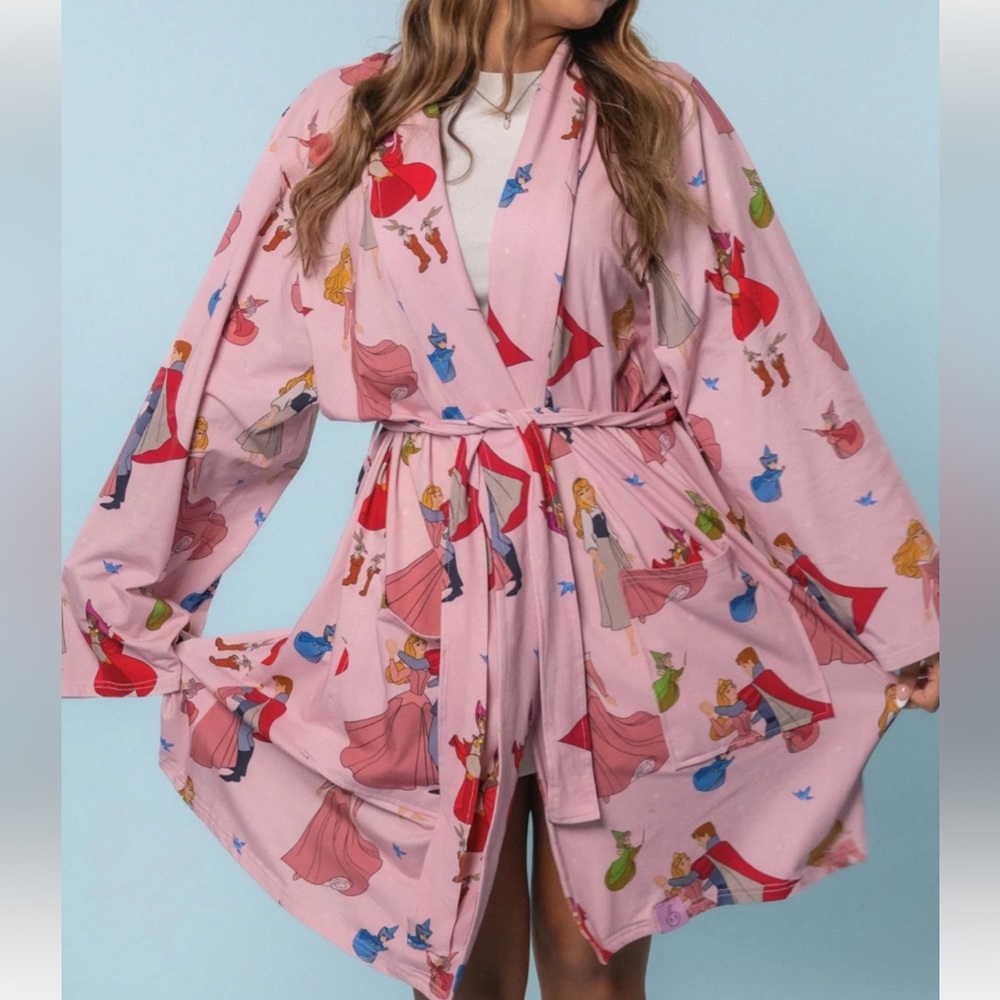 NWT Cakeworthy sleeping beauty robe. Size 2XL/3XL